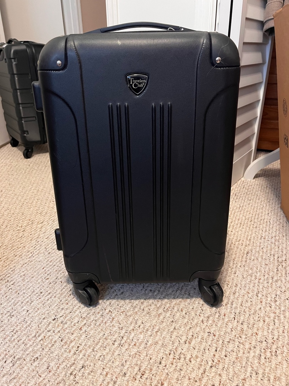 Travelers Club Chicago 20" Hardside Spinner Luggage Carry On Suitcase Black Hard